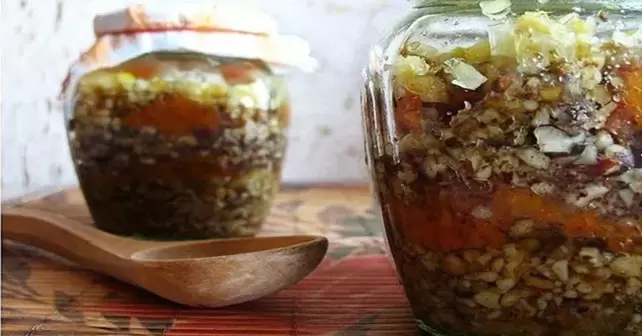 Amestecul de nuci cu miere pentru potenta